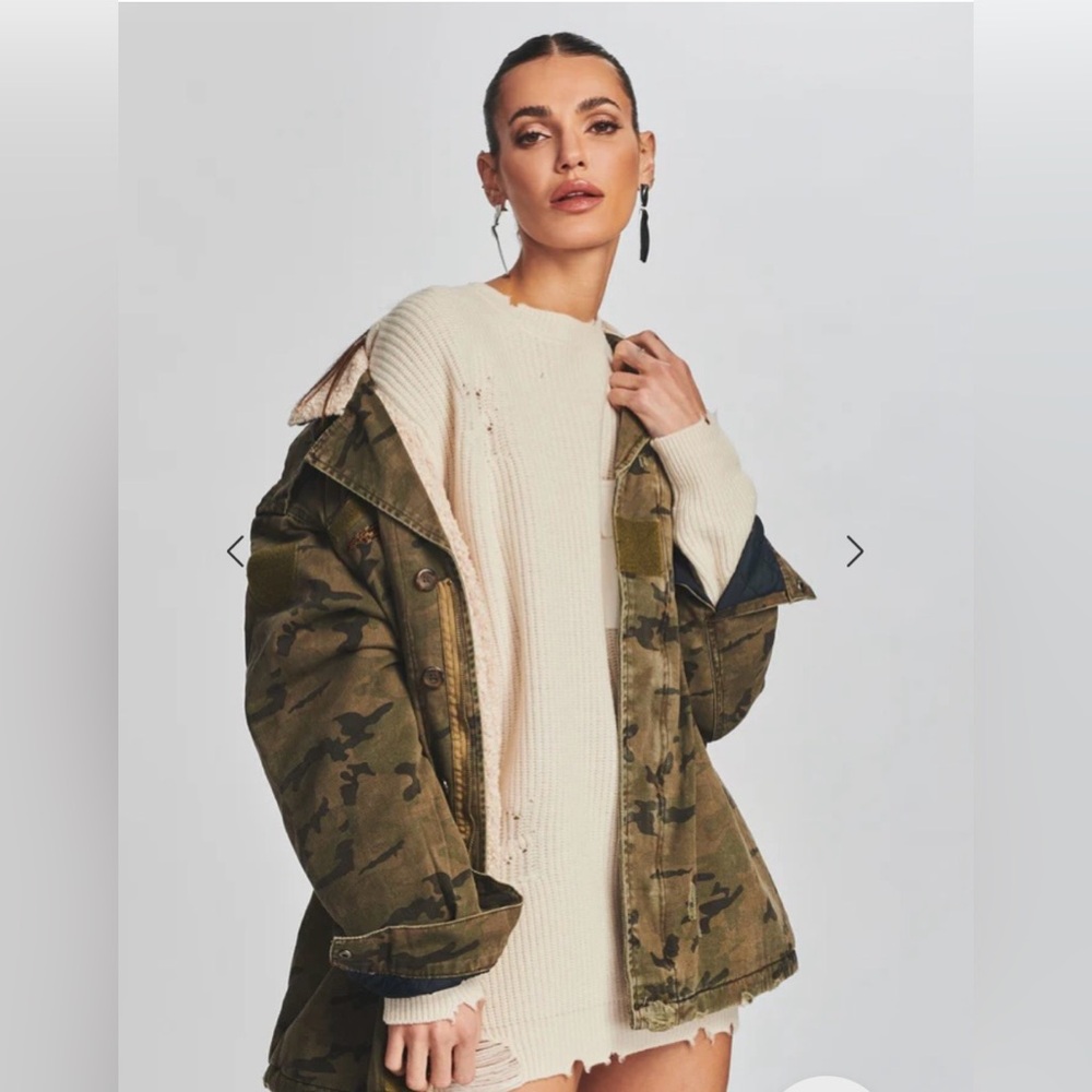 RETROFETE SEROYA FRANKIE CAMO JACKET. NEW WITHOUT TAGS. M/L 💚🖤💚